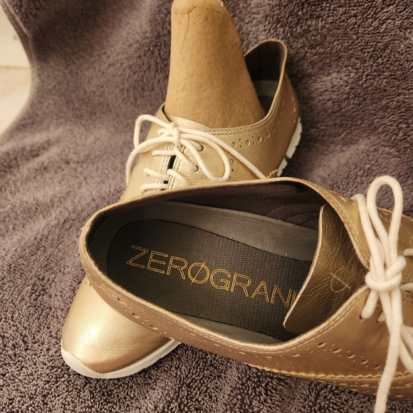 COLE HAAN ZeroGrand pale Metallic Gold Sport Oxfords  Sz 8 - Picture 1 of 8